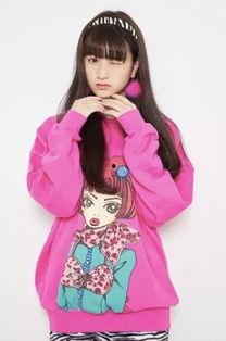 吃瓜小熊模特图片,萌态可掬，时尚界的清新代表