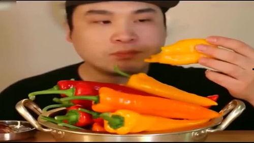 韩国胖哥吃蜜瓜